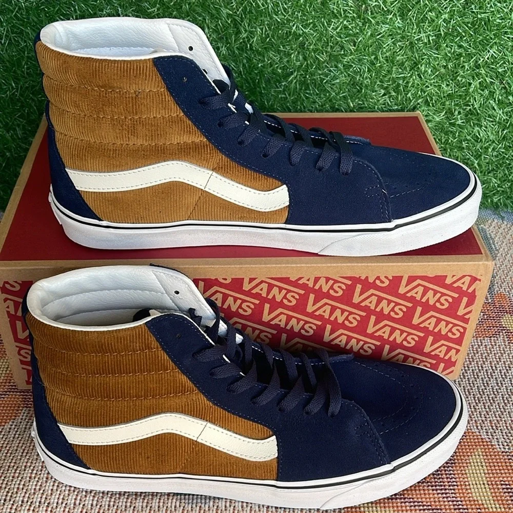 Vans Sk8-Hi High Top Blue/ Brown Corduroy (Men's)
Sk8-Hi "Navy/Brown" Men's Shoe - Picture 2 of 16